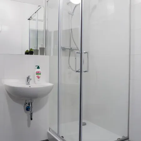 No11 Modern In With Ac And Parking Appartement *