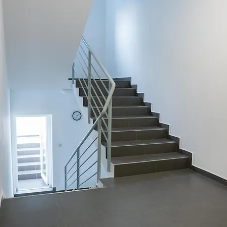 No11 Modern In With Ac And Parking Appartement